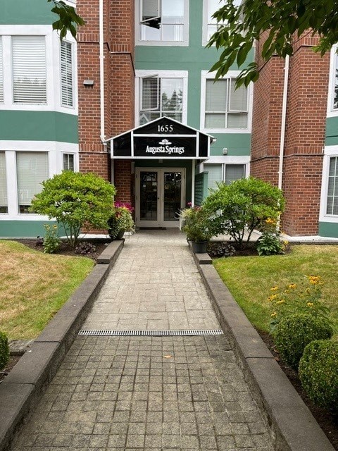 Rent Up_307-1644 Augusta Ave 2 Beds Apartment for Rent