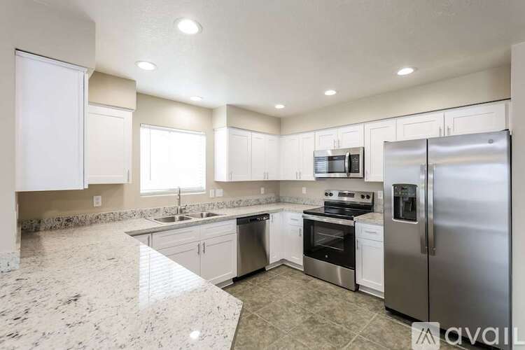 11321 W Alice Ave 3 Beds Single Family Home for Rent - Photo gallery 5
