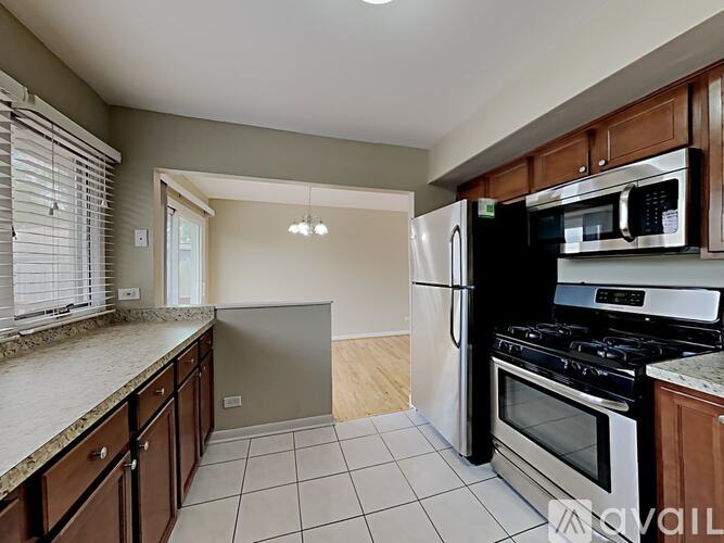 325 W Park Ave 3 Beds Single Family Home for Rent - Photo gallery 4