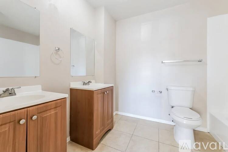2822 S Genoa Street 4 Beds Single Family Home for Rent - Photo gallery 4