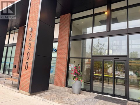 515 - 2300 ST CLAIR AVENUE W 3 Beds Apartment for Rent