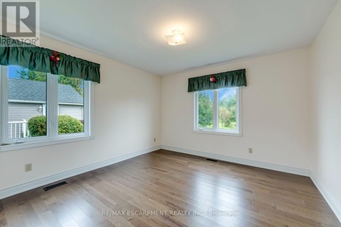 555118 MONO AMARANTH TOWNLINE 4 Beds Apartment for Rent