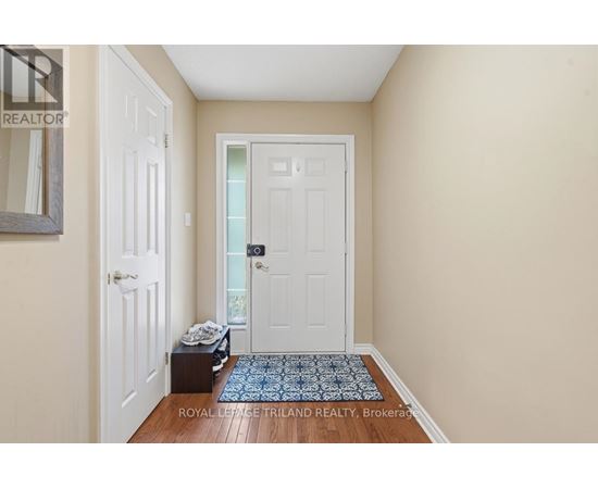 127 - 600 HYDE PARK ROAD 3 Beds Condo, Home, Townhouse for Rent - Photo gallery 5