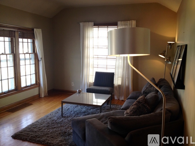 2932 Zarthan Avenue South 2 Beds Single Family Home for Rent - Photo gallery 4