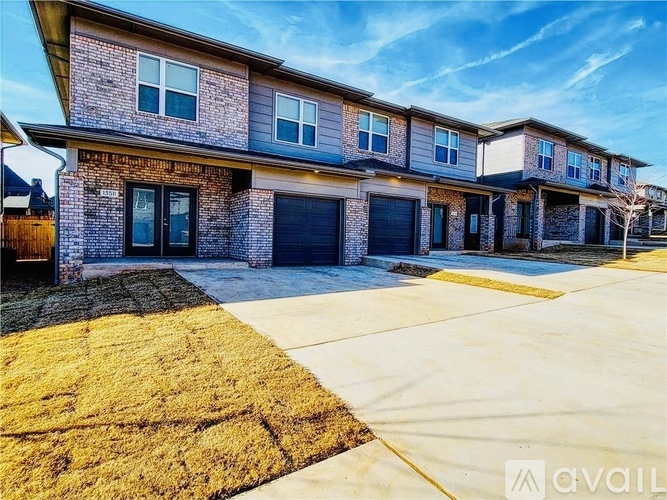 13511 Bluejacket Drive 3 Beds Townhouse for Rent - Photo gallery 1