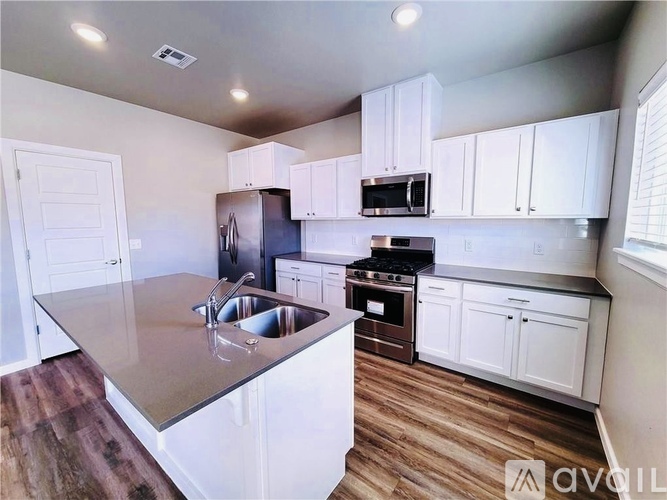 13511 Bluejacket Drive 3 Beds Townhouse for Rent - Photo gallery 3