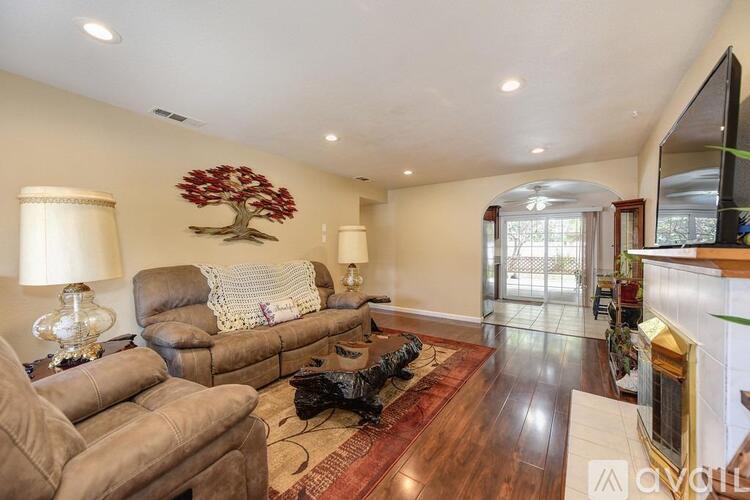 Cordova Gardens 4 Beds Single Family Home for Rent - Photo gallery 1