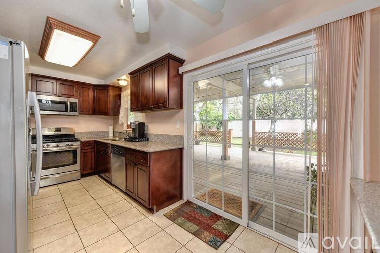Cordova Gardens 4 Beds Single Family Home for Rent - Photo gallery 2