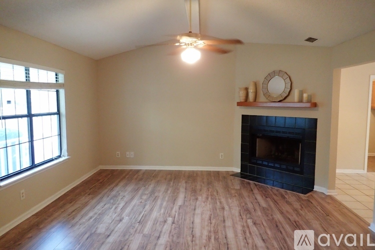 911 Pine Cone Cir 3 Beds Single Family Home for Rent - Photo gallery 3