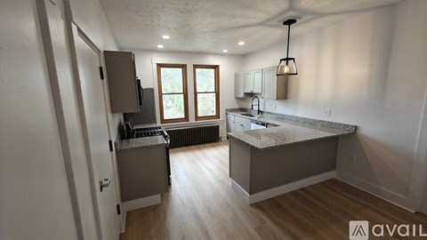 62 North Harrison Avenue 2 Beds Apartment for Rent