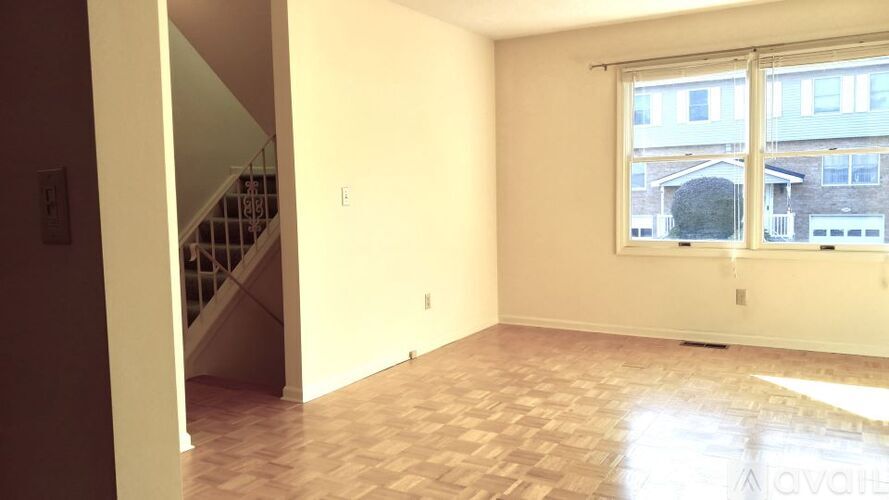 1201 The Grove 2 Beds Single Family Home for Rent - Photo gallery 4