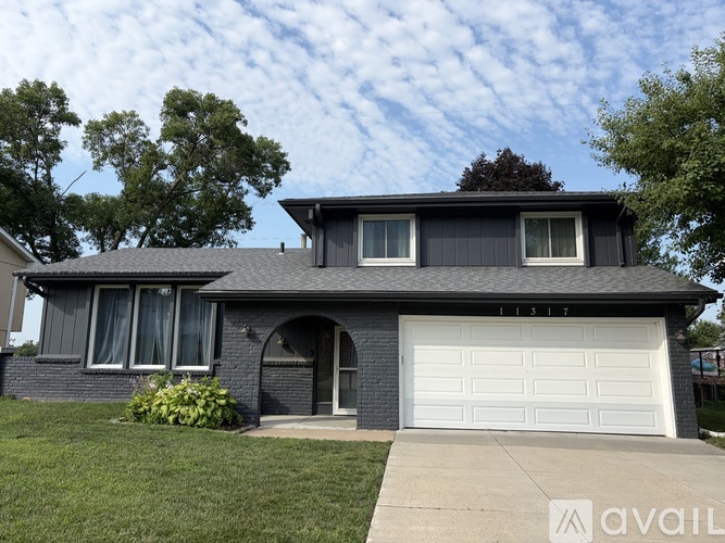 11317 Queens Drive 3 Beds Single Family Home for Rent - Photo gallery 1
