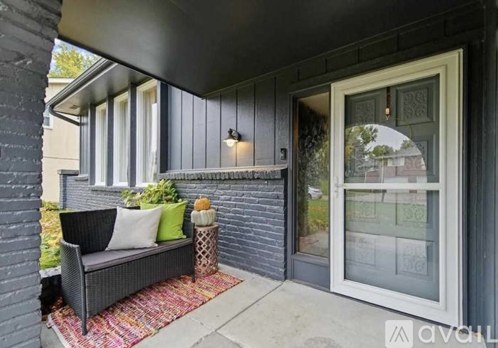 11317 Queens Drive 3 Beds Single Family Home for Rent - Photo gallery 2
