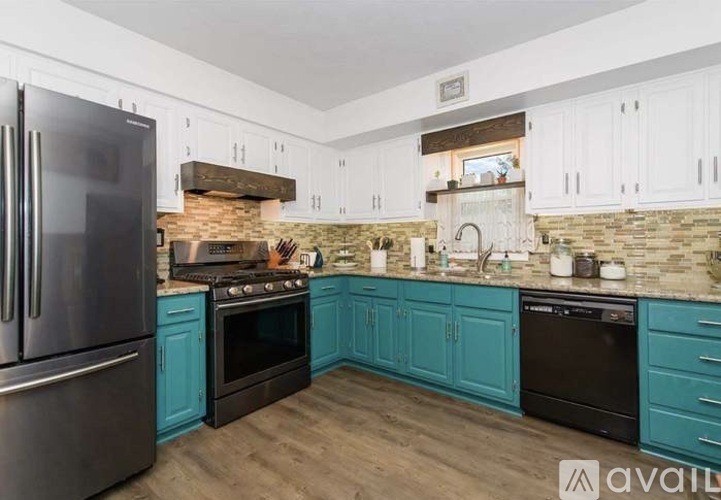 11317 Queens Drive 3 Beds Single Family Home for Rent - Photo gallery 4