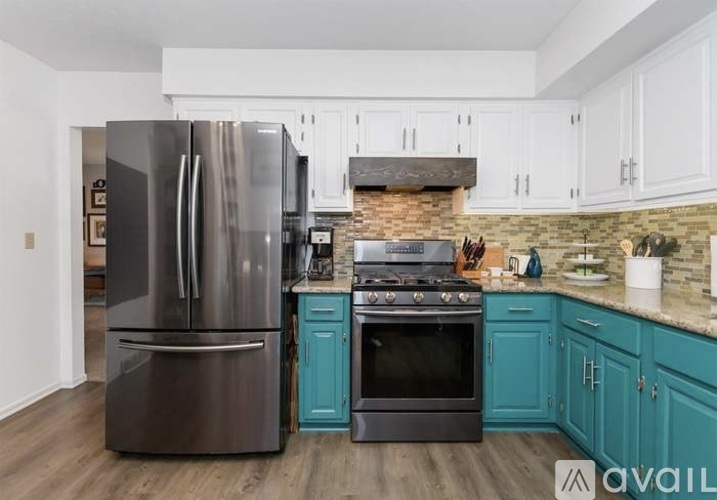 11317 Queens Drive 3 Beds Single Family Home for Rent - Photo gallery 5