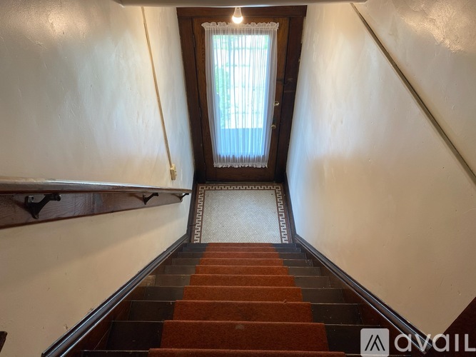 645 W 8th St 3 Beds Apartment for Rent - Photo gallery 2