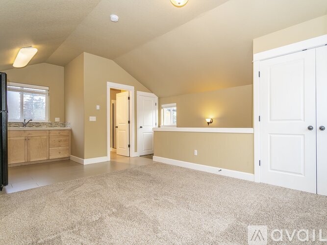 6145 SE Woodstock Blvd Studio Apartment for Rent - Photo gallery 1