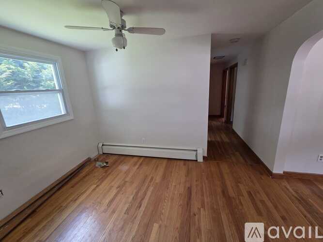 22 Strafford Rd 3 Beds Single Family Home for Rent - Photo gallery 3