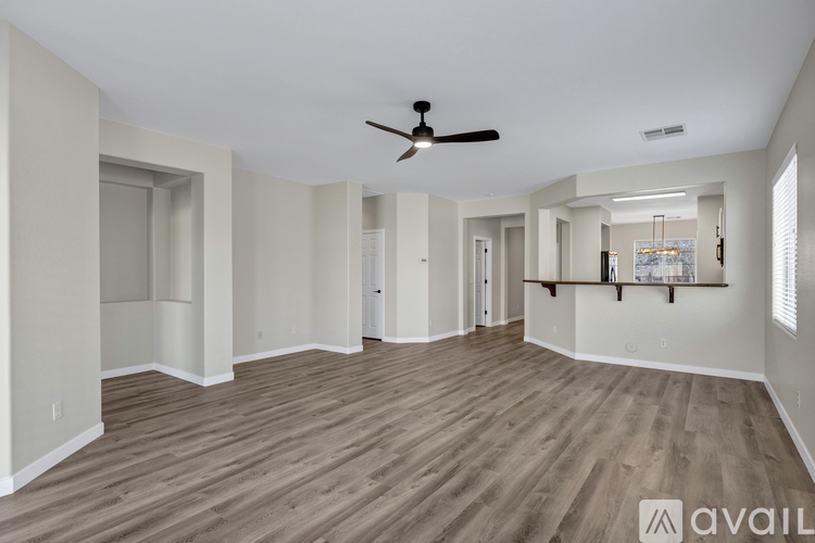 2408 West Tamarisk Avenue 3 Beds Single Family Home for Rent - Photo gallery 2