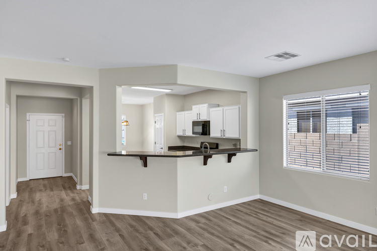 2408 West Tamarisk Avenue 3 Beds Single Family Home for Rent - Photo gallery 4