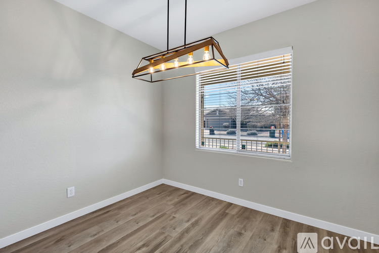 2408 West Tamarisk Avenue 3 Beds Single Family Home for Rent - Photo gallery 5