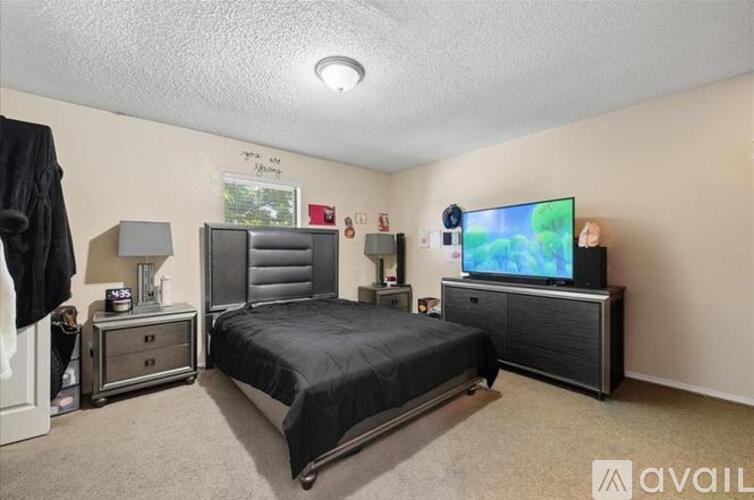 930 Southmoor Drive 2 Beds Apartment for Rent - Photo gallery 3