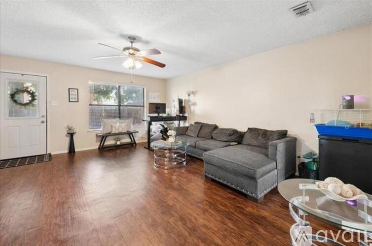 930 Southmoor Drive 2 Beds Apartment for Rent - Photo gallery 4