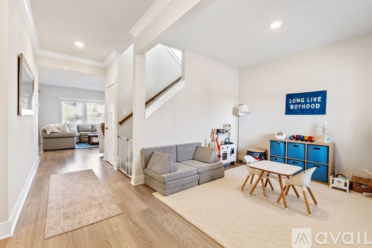 505 Silverado Avenue 5 Beds Single Family Home for Rent - Photo gallery 2