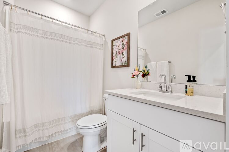 505 Silverado Avenue 5 Beds Single Family Home for Rent - Photo gallery 4