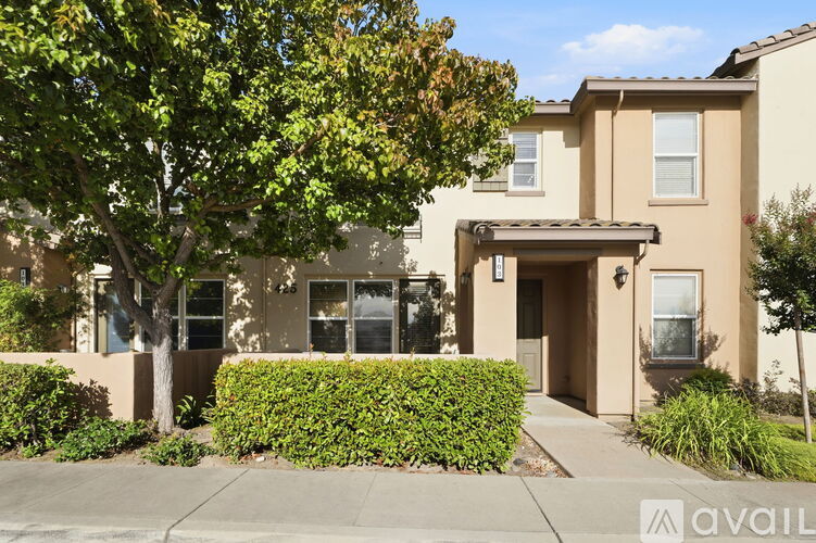 0-425-01 Regatta Ln #103 3 Beds Townhouse for Rent - Photo gallery 3