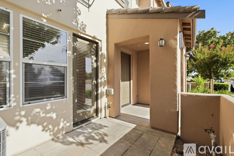 0-425-01 Regatta Ln #103 3 Beds Townhouse for Rent - Photo gallery 5