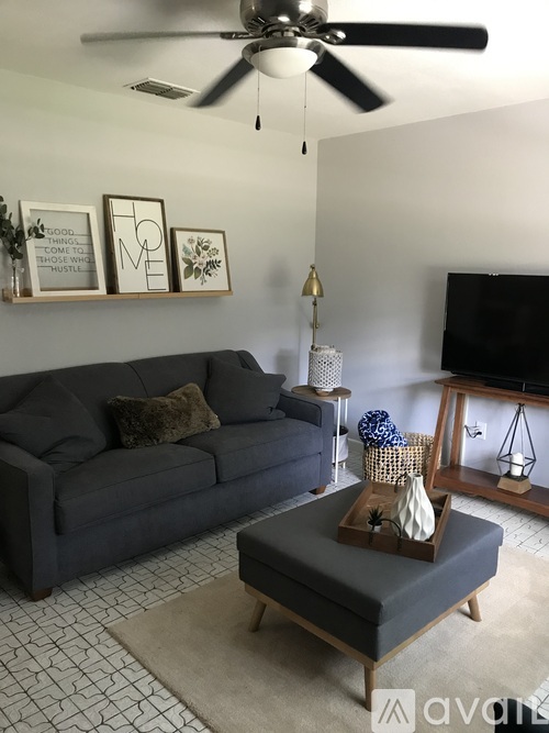 3006 North Tampa Street 3 Beds Single Family Home for Rent - Photo gallery 3