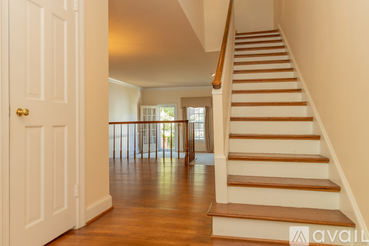 817 Botetourt Gardens 3 Beds Single Family Home for Rent - Photo gallery 2