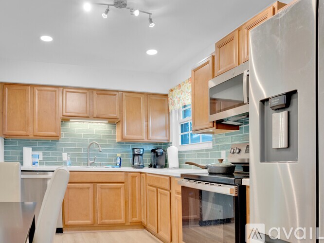 104 W Jackson St 3 Beds Single Family Home for Rent - Photo gallery 3
