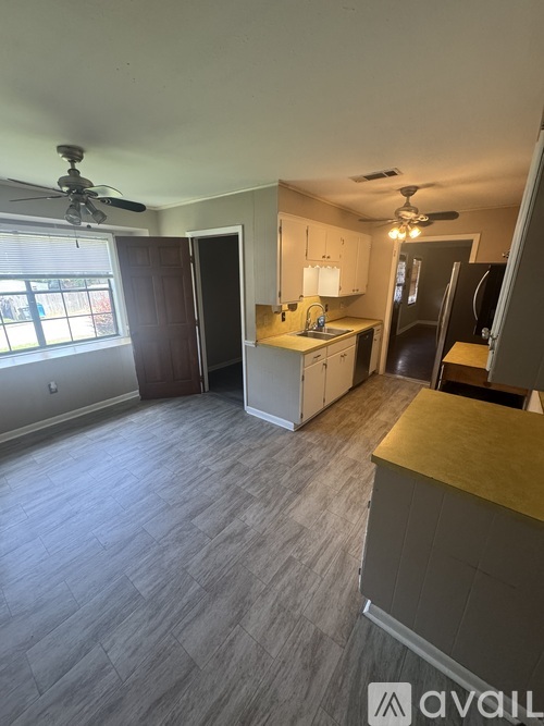 1521 63rd Street 4 Beds Single Family Home for Rent - Photo gallery 3