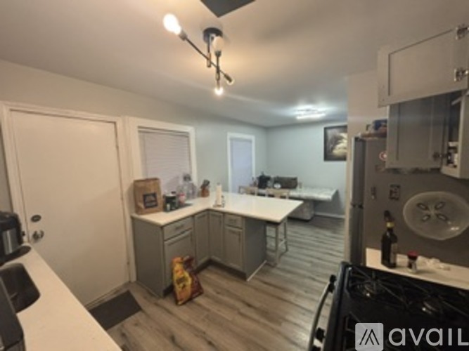 South Jeffery Avenue 2 Beds Townhouse for Rent - Photo gallery 3