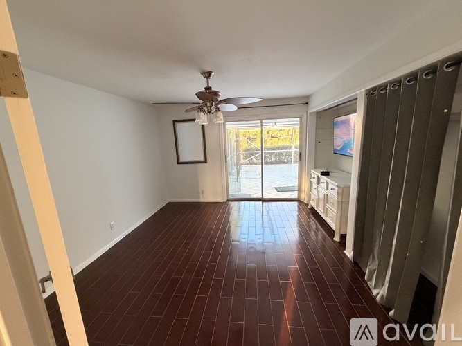 52 East Ct 2 Beds Townhouse for Rent - Photo gallery 5