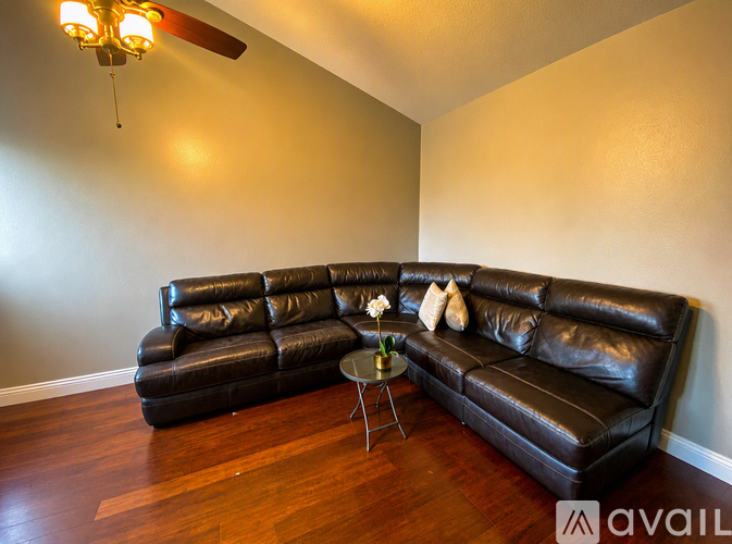 8816 Lilienthal Ave 1 Apartment for Rent - Photo gallery 2