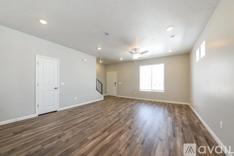 252 E Harker Creek St 3 Beds Single Family Home for Rent - Photo gallery 5