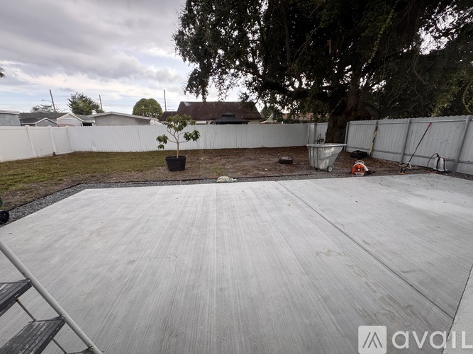 2416 Northwest 88th Street 3 Beds Single Family Home for Rent - Photo gallery 3