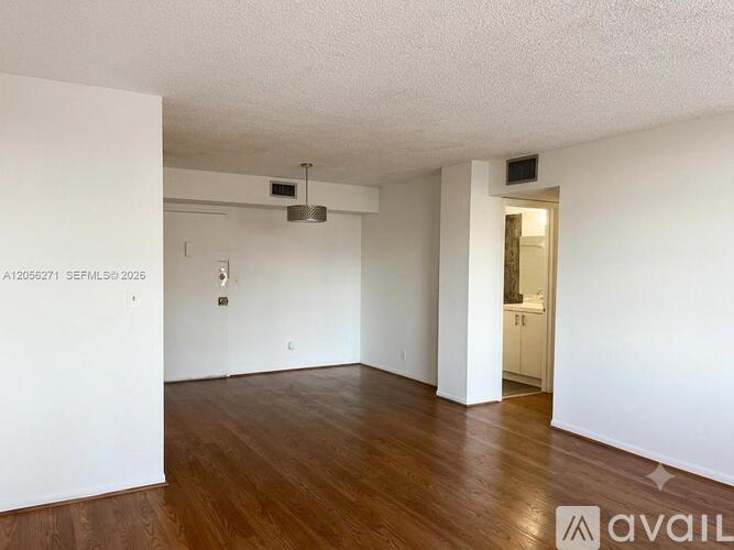 2025 NE 164th St 2 Beds Condo for Rent - Photo gallery 4