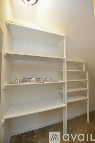315 Johnson St 4 Beds Apartment for Rent - Photo gallery 5