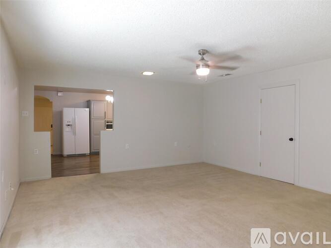 705 Sun Valley Drive 3 Beds Single Family Home for Rent - Photo gallery 3