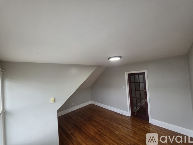 715 Oak Hill Ave 2 Beds Apartment for Rent - Photo gallery 2