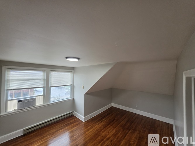 715 Oak Hill Ave 2 Beds Apartment for Rent - Photo gallery 3