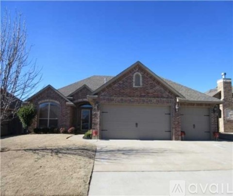 7621 Twin Oaks Dr 3 Beds Apartment for Rent