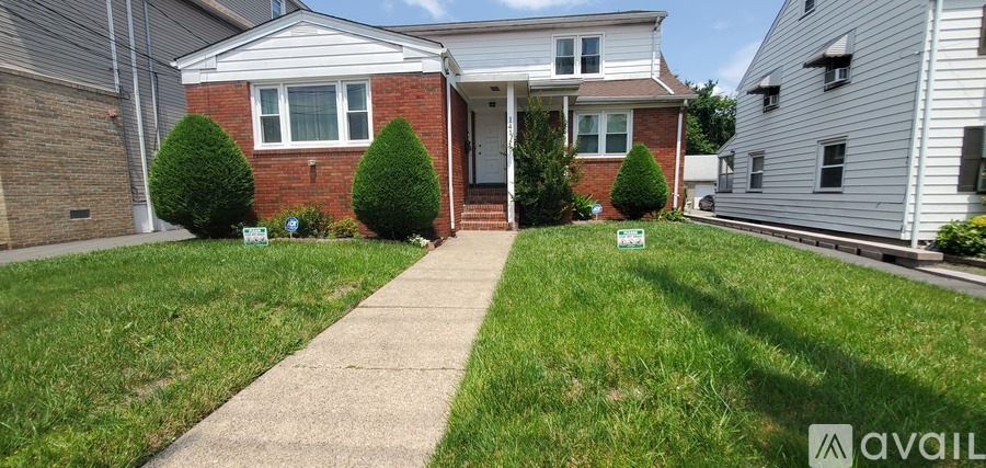 141 Alabama Ave 2 Beds Apartment for Rent - Photo gallery 1
