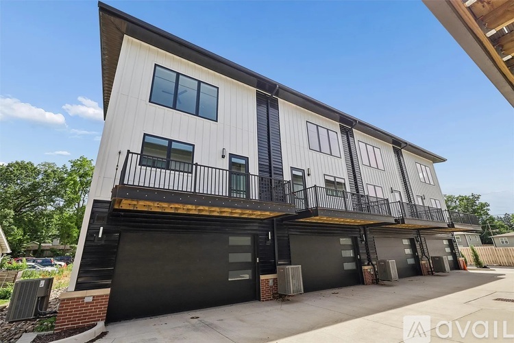 4848 Ingersoll Avenue 3 Beds Townhouse for Rent - Photo gallery 2