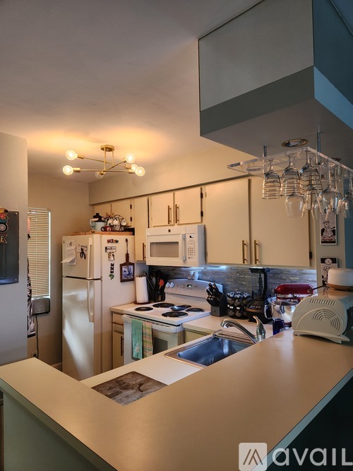 2228 North Cypress Bend Drive 2 Beds Condo for Rent - Photo gallery 2