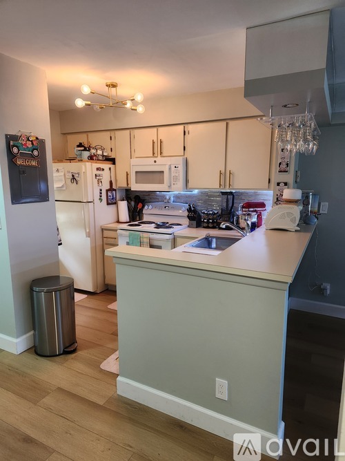 2228 North Cypress Bend Drive 2 Beds Condo for Rent - Photo gallery 3